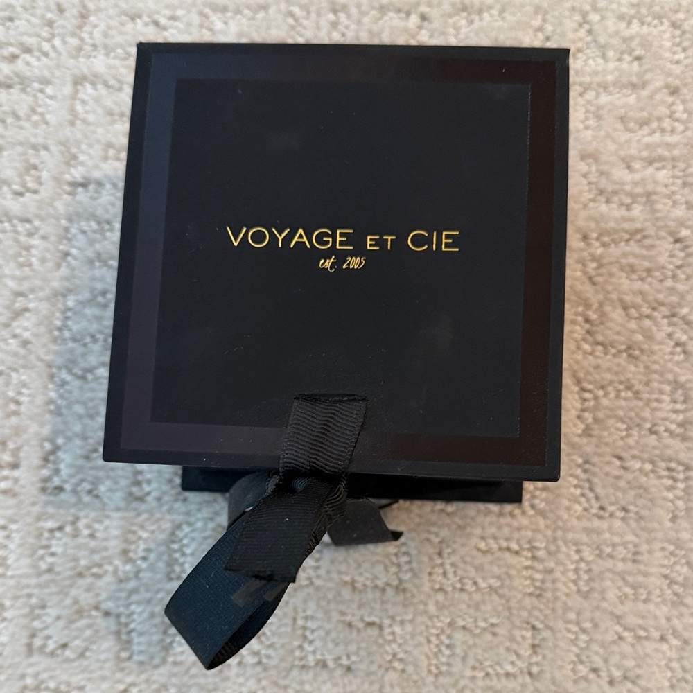 Voyage Et Cie candle - rose & amber